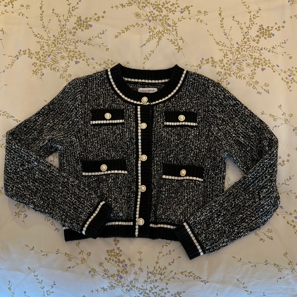 Cardigan with pearl buttons; Urban Revivo; M